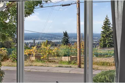 1311 E 32nd Ave, Vancouver, WA 98661 - Photo 4