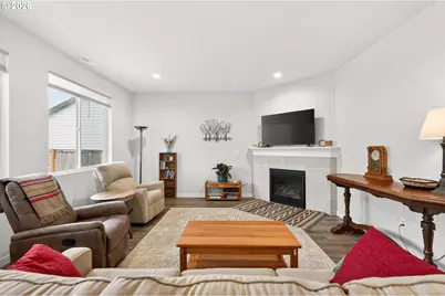 262 W 17th St, Lafayette, OR 97127 - Photo 8