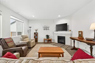 262 W 17th St, Lafayette, OR 97127 - Photo 8