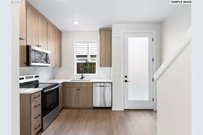 3560 NE Garfield Ave #6, Portland, OR 97212 - Photo 2
