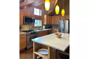 132 E Surfcrest Ave, Cannon Beach, OR 97110 - Photo 10
