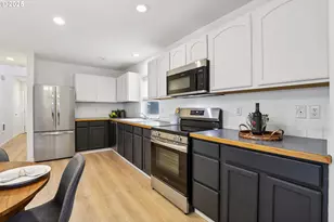 8345 N Bliss St, Portland, OR 97203 - Photo 12