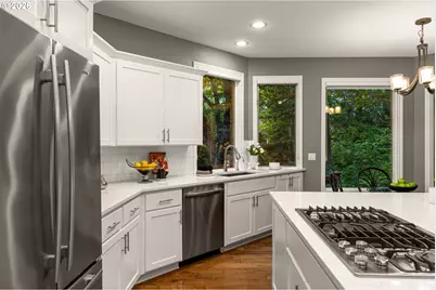 13447 Streamside Ct, Lake Oswego, OR 97035 - Photo 14