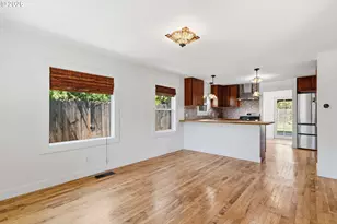 307 W 2nd St, Newberg, OR 97132 - Photo 6