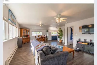 160 N 8th St, Lakeside, OR 97449 - Photo 10