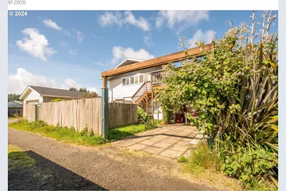 160 N 8th St, Lakeside, OR 97449 - Photo 24
