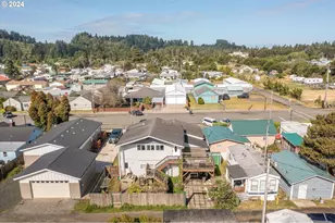 160 N 8th St, Lakeside, OR 97449 - Photo 28