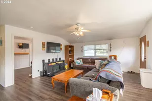 160 N 8th St, Lakeside, OR 97449 - Photo 14