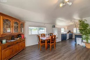 160 N 8th St, Lakeside, OR 97449 - Photo 8
