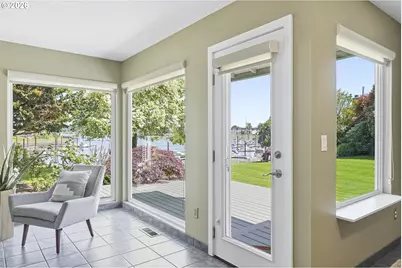 609 N Tomahawk Island Dr, Portland, OR 97217 - Photo 8