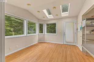 93521 Pleasant Valley Ln, Myrtle Point, OR 97458 - Photo 36