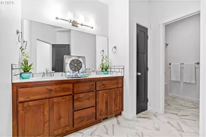 2187 E Madison Ave, Cottage Grove, OR 97424 - Photo 14