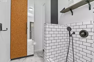 2187 E Madison Ave, Cottage Grove, OR 97424 - Photo 18