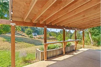 2187 E Madison Ave, Cottage Grove, OR 97424 - Photo 22