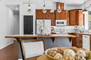 2187 E Madison Ave, Cottage Grove, OR 97424 - Photo 6