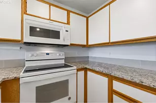 7163 SW Sagert St, Tualatin, OR 97062 - Photo 12