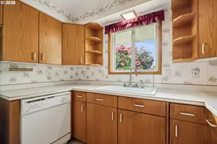 16910 SE Morrison Ct, Portland, OR 97233 - Photo 12