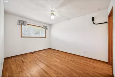 16910 SE Morrison Ct, Portland, OR 97233 - Photo 16