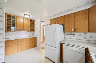 16910 SE Morrison Ct, Portland, OR 97233 - Photo 14