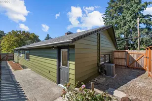 3704 SE Raymond St, Portland, OR 97202 - Photo 44