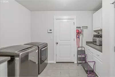 20847 Yukon St, Aurora, OR 97002 - Photo 32