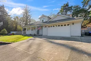 2222 Ash St, North Bend, OR 97459 - Photo 40