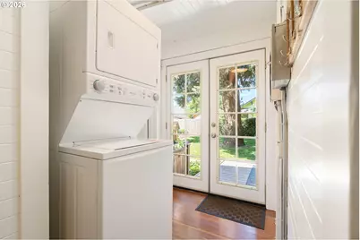 1005 SE Tenino St, Portland, OR 97202 - Photo 32
