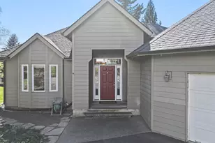 172 Palos Verdes, White Salmon, WA 98672 - Photo 1