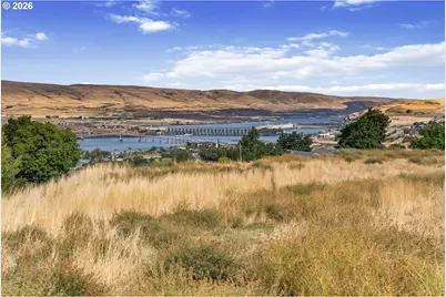 2837 E 9th St, The Dalles, OR 97058 - Photo 2