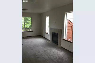 2013 NW Bella Vista Dr, Gresham, OR 97030 - Photo 8