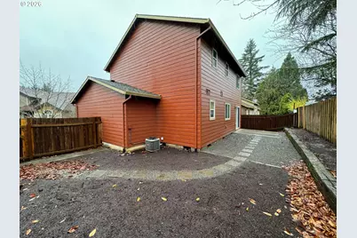 2013 NW Bella Vista Dr, Gresham, OR 97030 - Photo 2