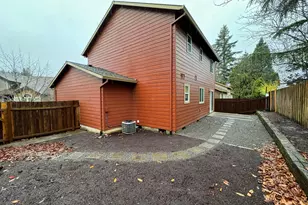 2013 NW Bella Vista Dr, Gresham, OR 97030 - Photo 2