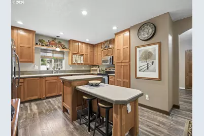 24683 E Cedar Hill Pl, Welches, OR 97067 - Photo 12