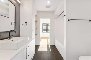 2268 SE Division St, Portland, OR 97202 - Photo 20
