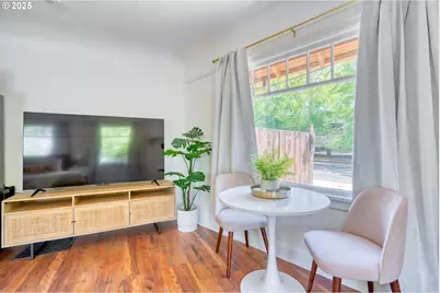9647 SW Capitol Hwy, Portland, OR 97219 - Photo 8
