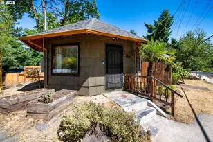 9647 SW Capitol Hwy, Portland, OR 97219 - Photo 2