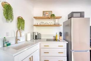 9647 SW Capitol Hwy, Portland, OR 97219 - Photo 22