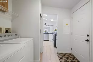 365 SW 7th Ave, Mill City, OR 97360 - Photo 26