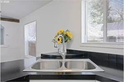 365 SW 7th Ave, Mill City, OR 97360 - Photo 12