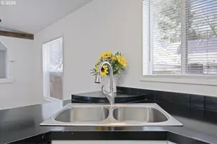 365 SW 7th Ave, Mill City, OR 97360 - Photo 12