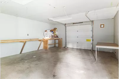 365 SW 7th Ave, Mill City, OR 97360 - Photo 30