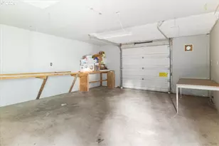 365 SW 7th Ave, Mill City, OR 97360 - Photo 30