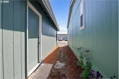 365 SW 7th Ave, Mill City, OR 97360 - Photo 34