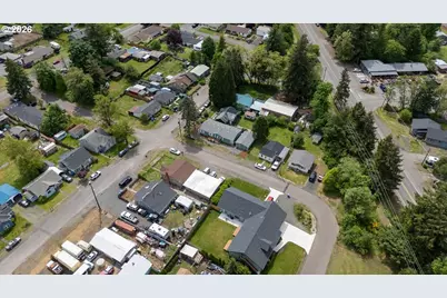 365 SW 7th Ave, Mill City, OR 97360 - Photo 40