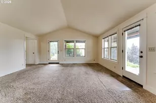 1620 Samuel Dr, Cottage Grove, OR 97424 - Photo 8