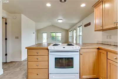 1620 Samuel Dr, Cottage Grove, OR 97424 - Photo 14