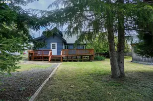 1735 N Elm St, Coquille, OR 97423 - Photo 4
