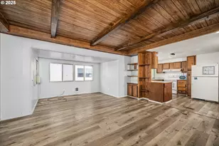 2145 31st St, Springfield, OR 97477 - Photo 6