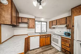 2145 31st St, Springfield, OR 97477 - Photo 12