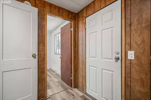 2145 31st St, Springfield, OR 97477 - Photo 4